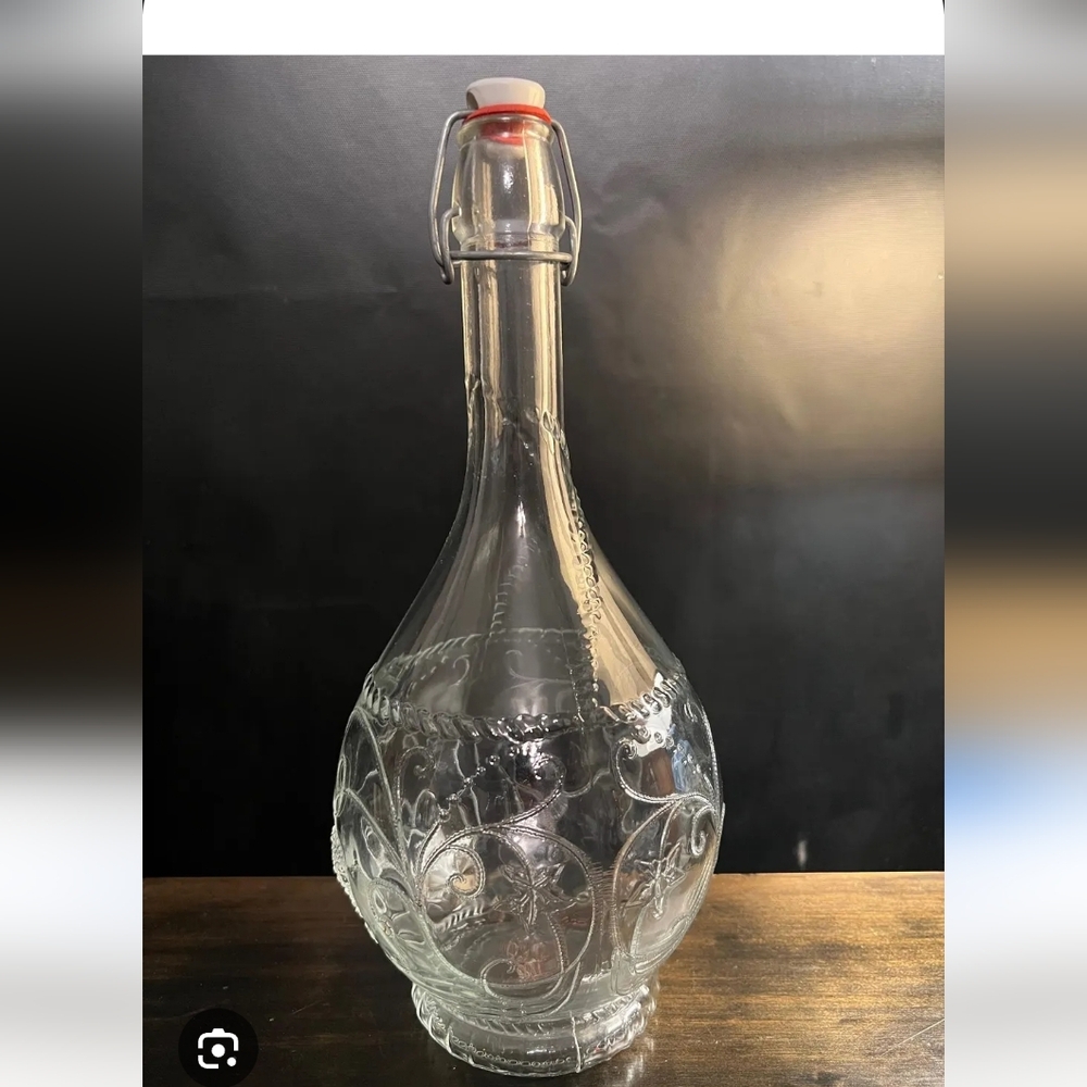 Williams Sonoma Clear Glass Decorative Vase
